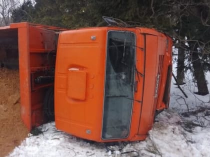 В Боровском районе столкнулись “КАМАЗ” и “Киа”