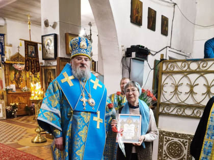 Епископ Никита вручил Архиерейские награды прихожанам Казанского собора города Людиново