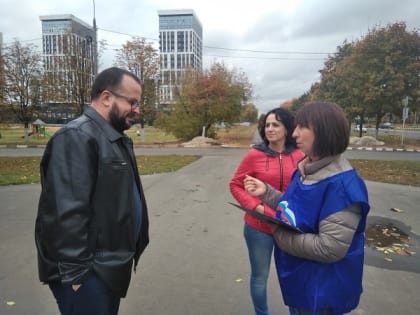 Партийцы Обнинска провели сбор подписей за запрет «наливаек» на первых этажах многоквартирных домов