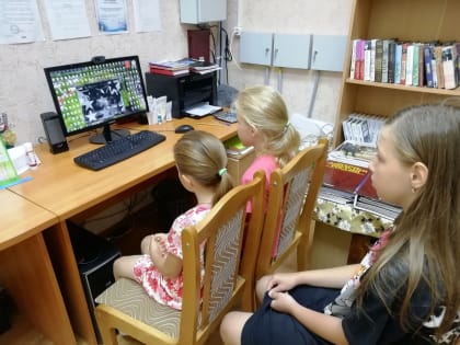 Выставка-напоминание и видео-памятка: «Мы – за мирный  атом!»