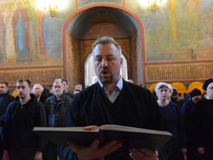 В обители прошла вечерня с выносом плащаницы