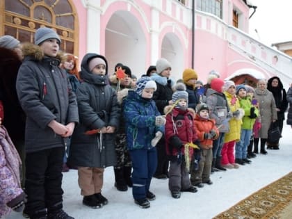 У стен Свято-Георгиевского собора состоялось открытие "Рождественского вертепа"