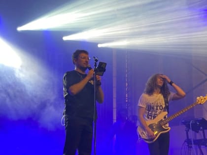 Для калужан на Театральной в День города выступили две кавер-группы