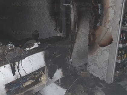 На Правобережье Калуги ночью сгорел магазин