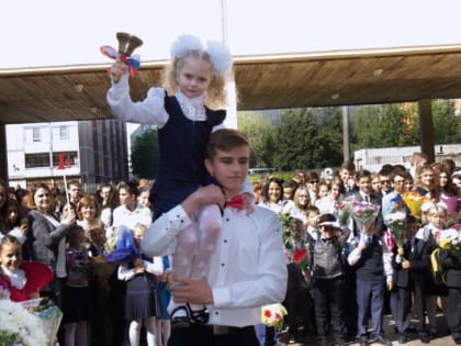 СЕГОДНЯ НАЧАЛАСЬ ЗАПИСЬ В ПЕРВЫЕ КЛАССЫ, ПОЛОВИНА МЕСТ УЖЕ ЗАНЯТА