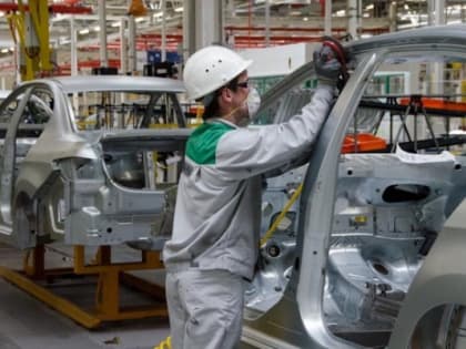 В Калуге пообещали обойтись без массовых увольнений на автомобильных заводах