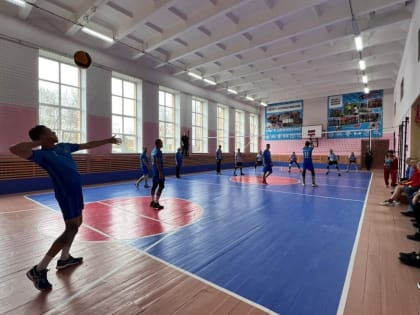 Учителя Малоярославецкого района вышли на волейбольный турнир