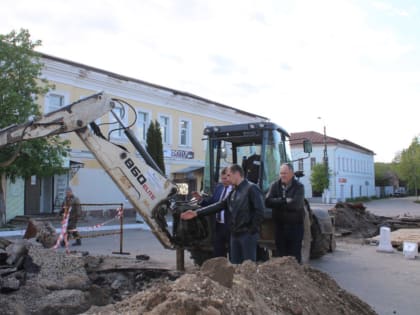 В центре Тарусы перекопали дорогу