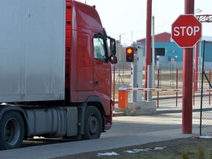 Госдума приняла закон о пересечении границы РФ по предварительной записи