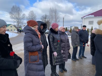 "В память о погибших - во славу живым!"