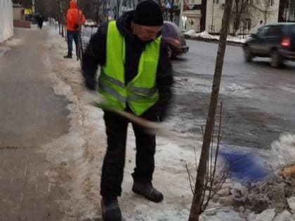 Калужские коммунальщики круглосуточно дежурят в городе