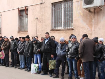Мигранты массово выезжают из Калужской области