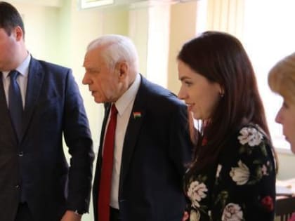 Калужан приглашают посетить выставку о выдающихся педагогах нашего края