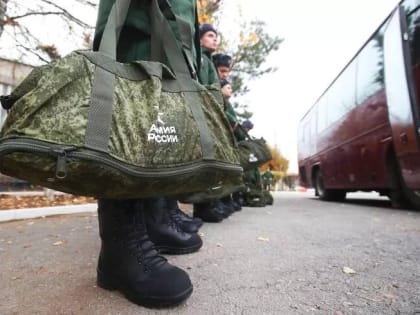 Госдума проголосовала за учет срочной службы в армии при поступлении в вузы и техникумы