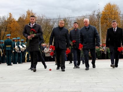 Делегация из Малоярославца почтила память подольских курсантов