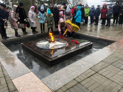 На мемориале «Кременки» прошёл торжественный митинг, посвящённый Дню Неизвестного Солдата.