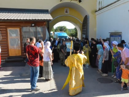 Пафнутиев монастырь посетила икона Божией Матери "Избавительница от бед"