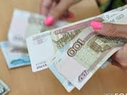 Пенсионерам прибавили по 1 200 рублей – списки по году рождения