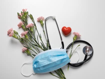 Владислав Шапша поздравил медицинских работников с профессиональным праздником