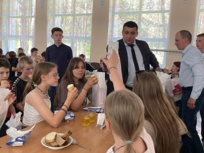 Депутаты от КПРФ посетили детский лагерь