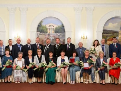 В преддверии Дня России заслуженным калужанам вручили государственные и региональные награды