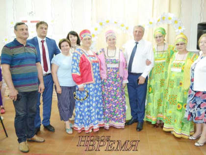 Чествовали супружеские пары