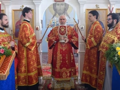 Митрополит Климент совершил богослужение в храме в честь иконы Божией Матери «Всецарица»