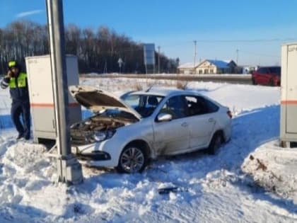 Под Калугой поезд сбил автомобиль, в котором находился 2х летний ребёнок