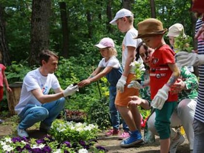 Представители ГНЦ РФ – ФЭИ приняли участие в городском субботнике, приуроченном ко Дню мирного атома