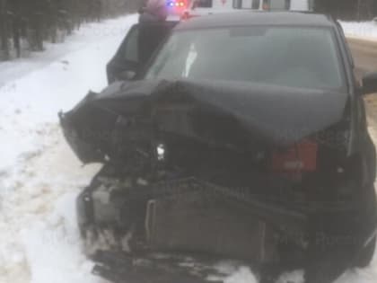 В Спас-Деменском районе столкнулись иномарка и трактор