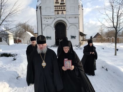 Архиерейское богослужение в женской монашеской общине святых Жен Мироносиц