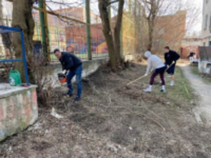 Очередной субботник прошёл в ТОС "Суворовская"