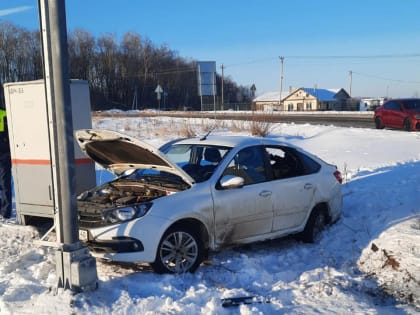 Женщина и ребёнок пострадали при столкновении машины с поездом в Ферзиковском районе