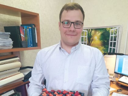 Поздравили сотрудников с днем рождения