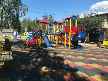 В Калужской области за 2,5 миллиона рублей построили детскую игровую площадку