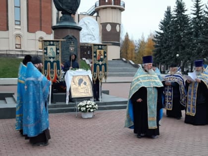 Калужский Жуков отмечает день Казанской иконы Божией матери и День народного единства