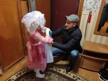 Михаил Дмитриков поздравил пожилых людей Товарково