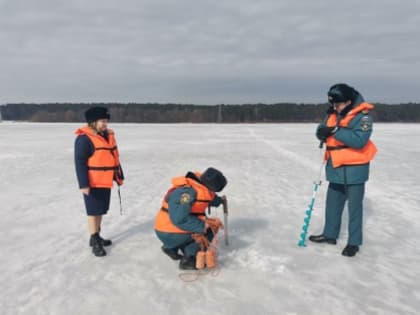 Следователи предупреждают об опасности выхода на лед водоемов