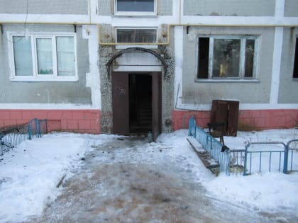 Спасатели нашли на балконе квартиры тело погибшего мужчины