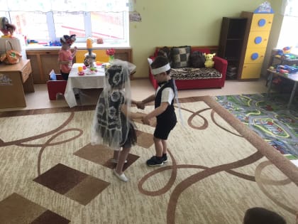 Театрализованное представление по мотивам сказки «Муха–Цокотуха» в МБДОУ № 12