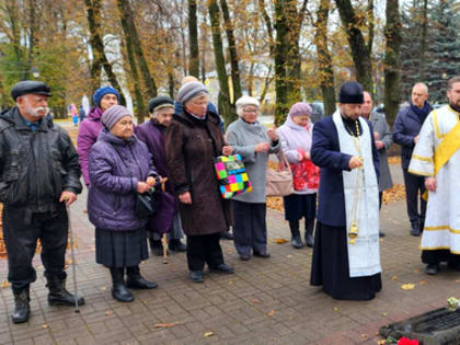 В Калуге на Золотой аллее почтили память жертв политических репрессий