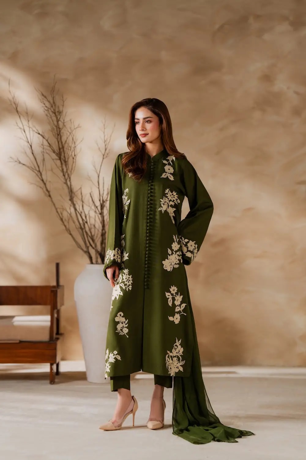 3 pcs women’s stitched linen embroidered suit