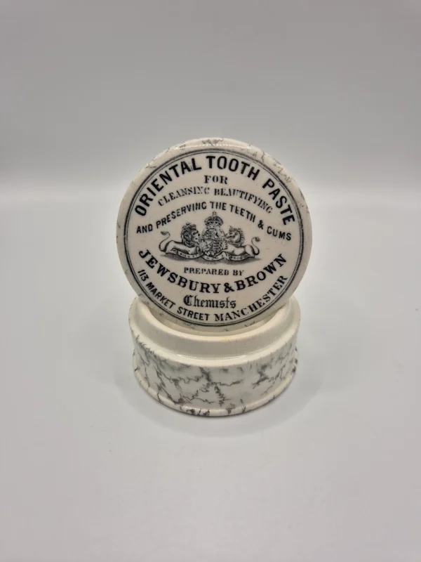 Jewsbury & Brown Pot Lid and Base
