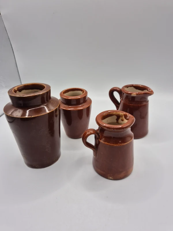 4 Cream Pots