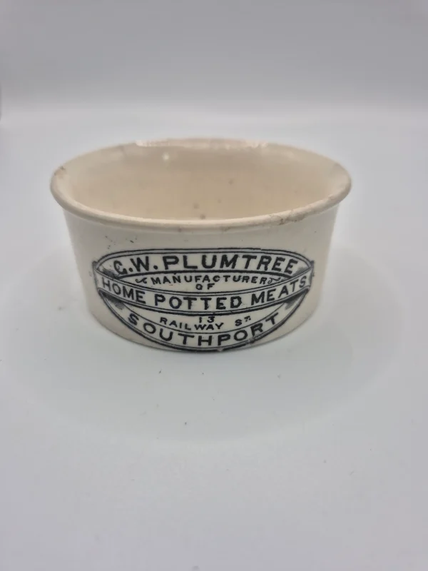 G. W Plumtree Southport Pot