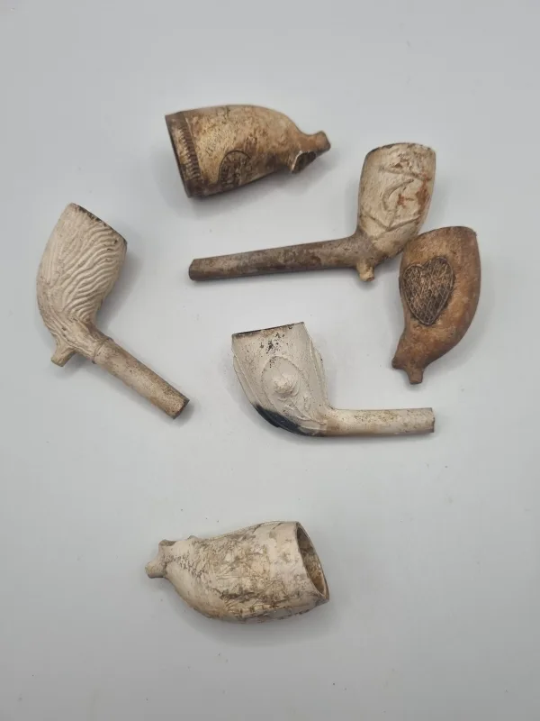 Set of 6 Clay Pipes/Heads