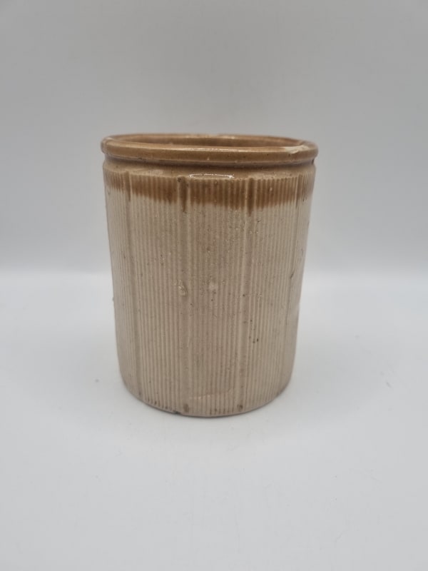 Brown Lipped Old English Pot