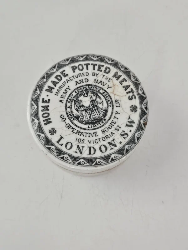 ARMY & NAVY POT AND LID