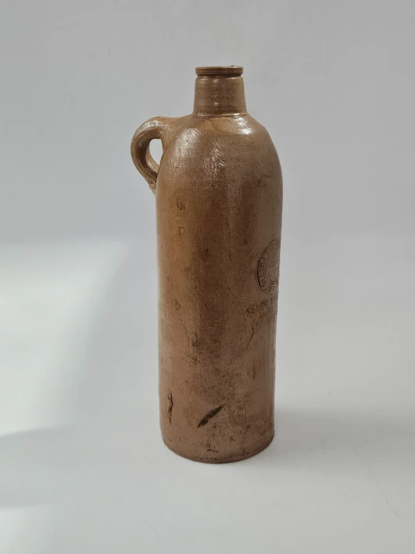 SALT GLAZED BOTTLE WITH HANDLE