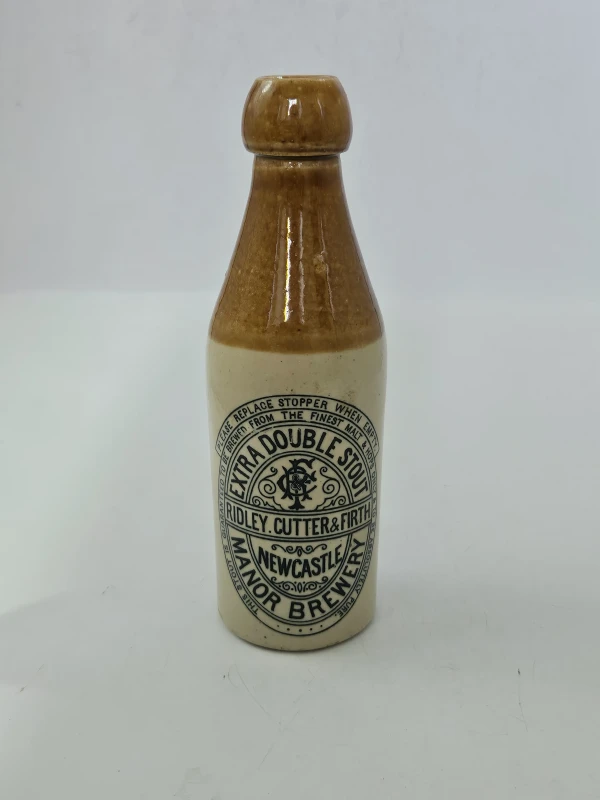 MANOR BREWERY STOUT BOTTLE